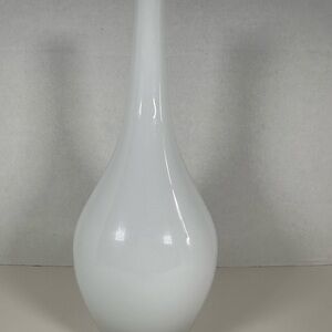 White Round Ikea 16789 Fluted Salong 12" Hand Made Glass Art Vase Sculpture